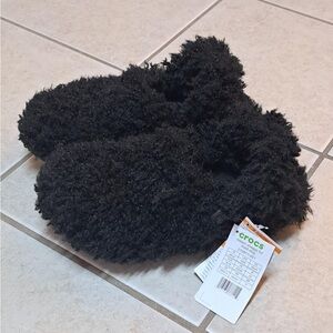 Crocs Classic Shaggy Fur Lined Clogs - Women's size 8